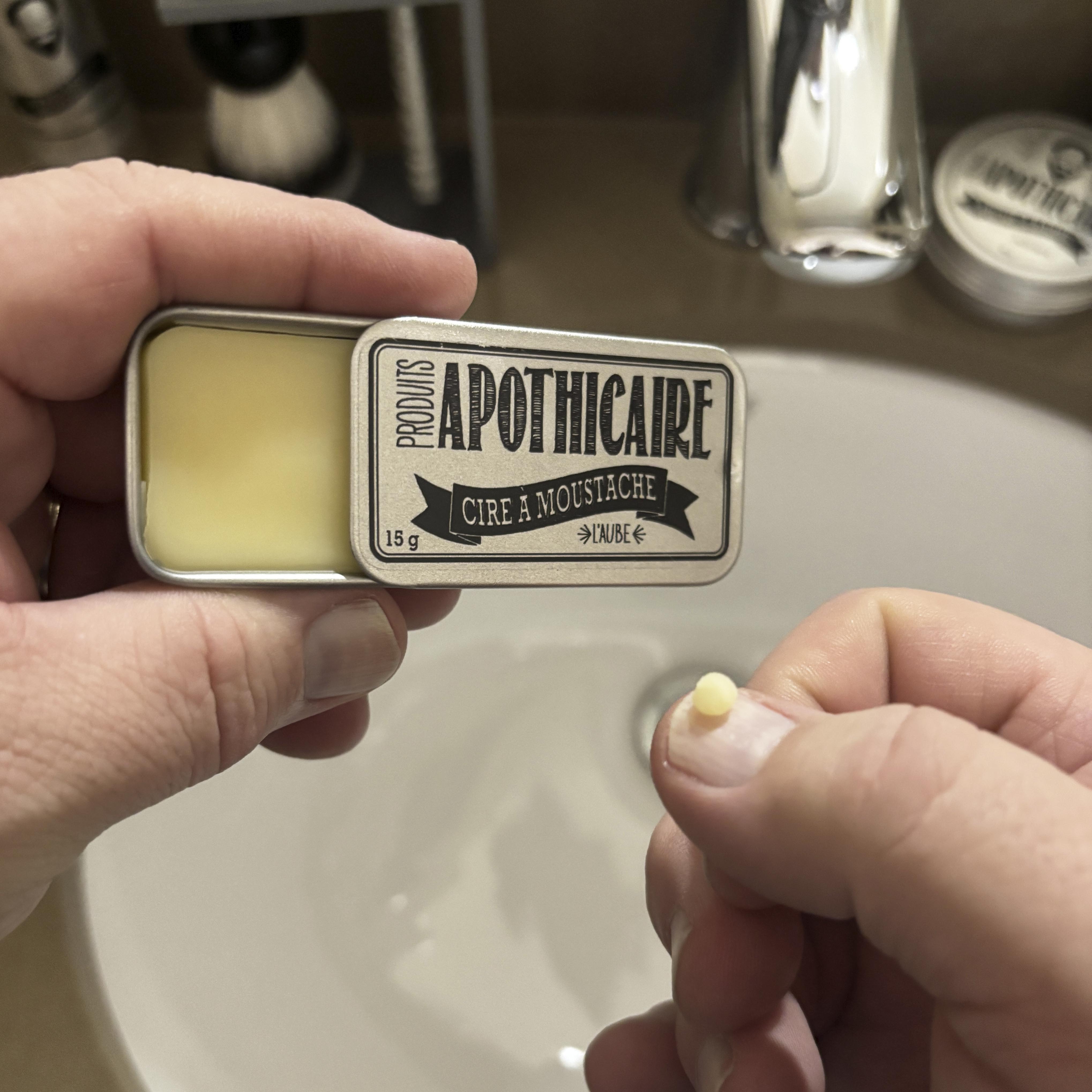 Cire à moustache - L'AUBE